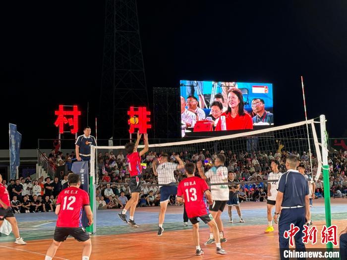 草原上的美好约定：郎平健康时再来草原村排，