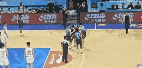 宁波男篮裁掉贝兹利：从天才到争议外援的陨落