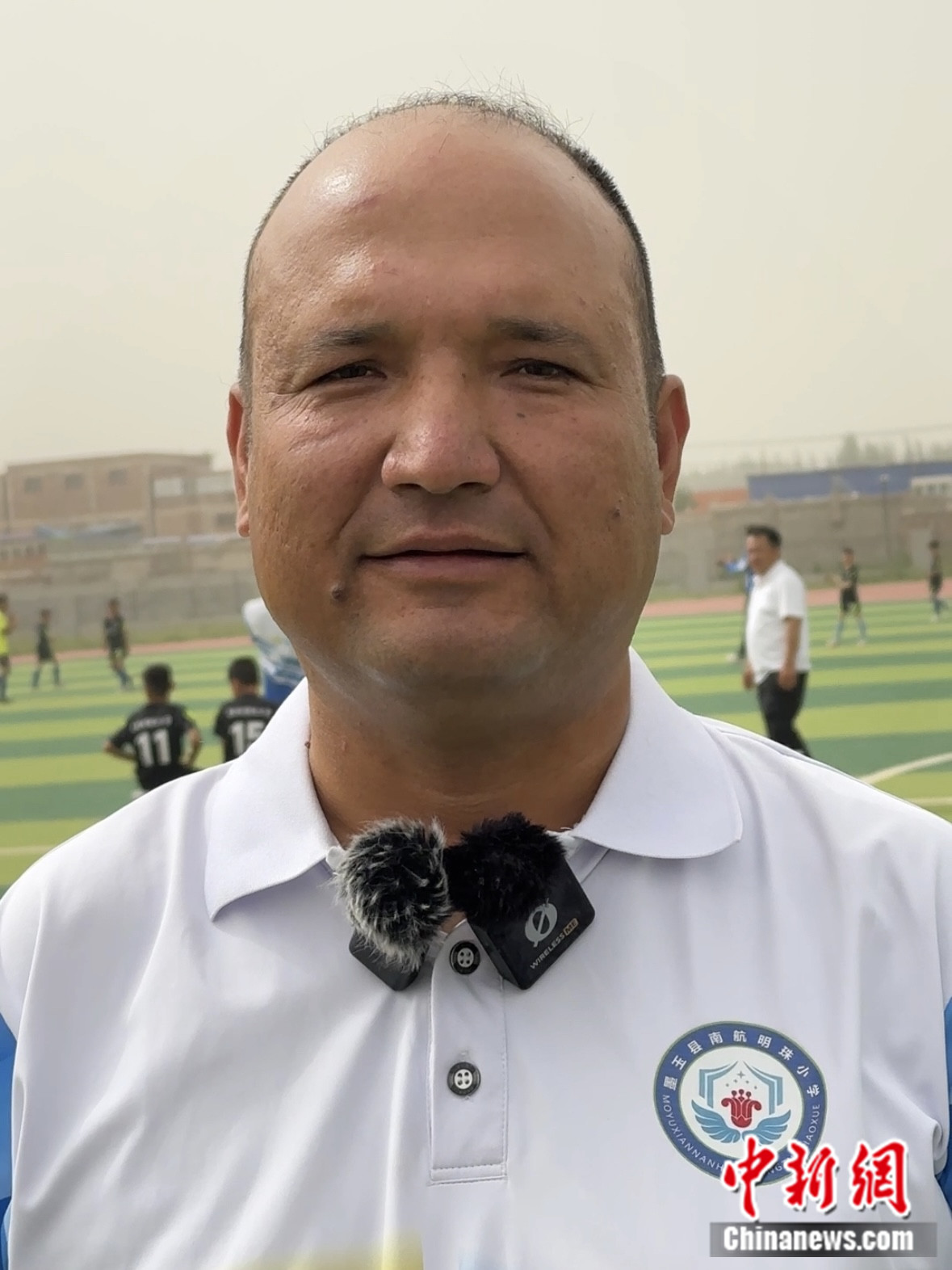 退役球员阿力木江在新疆洛浦县播下校园足球种