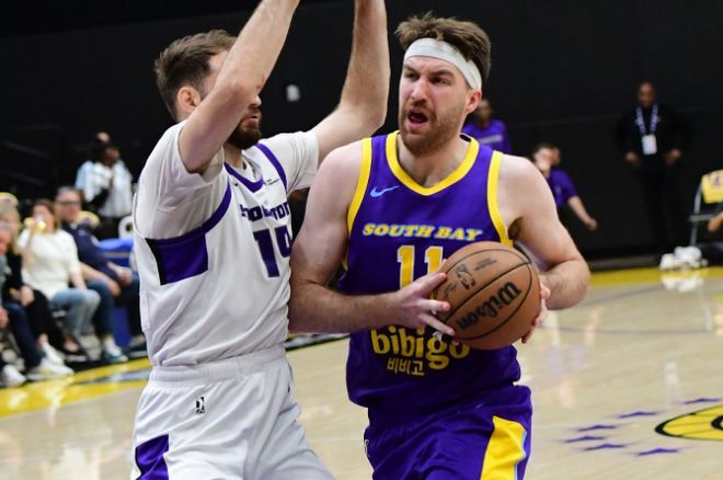 德鲁-蒂米23+8助难救主 斯托克顿国王晋级NBA发展