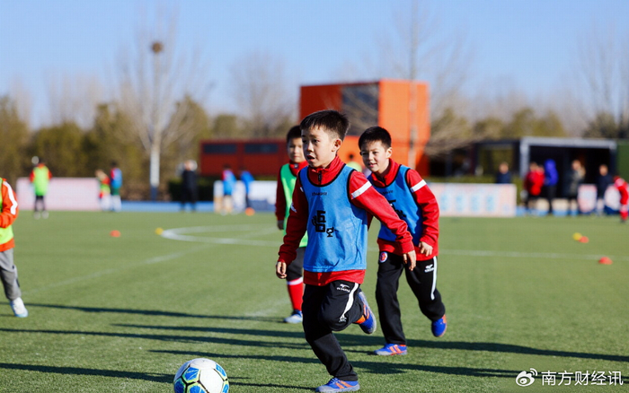 前申花球员李阳转型青训教练 用职业经验培育足