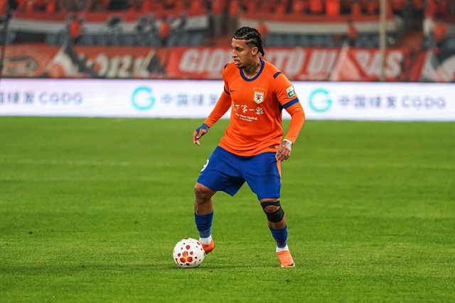 克雷桑伤后复出破门 山东泰山主场1-1战平上海海