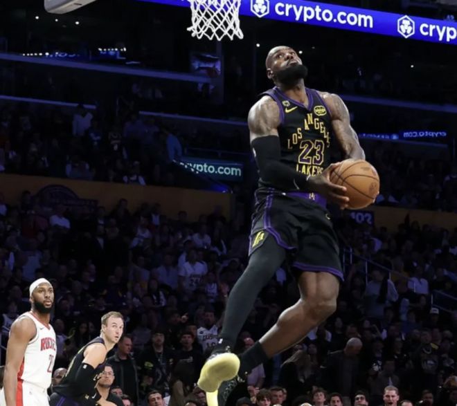 杜兰特带伤复出难救火箭 湖人三巨头碾压对手