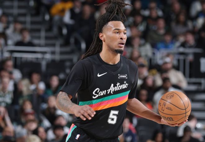 雄鹿主场惨败马刺 8连胜球队终结东部季后赛希望