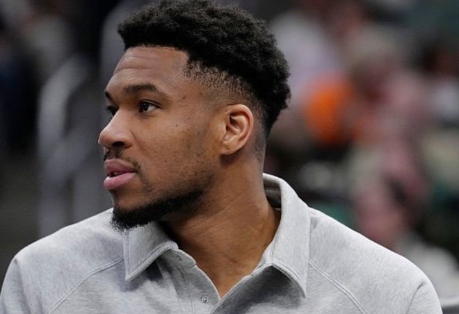 雄鹿主场惨败马刺 8连胜球队终结东部季后赛希望